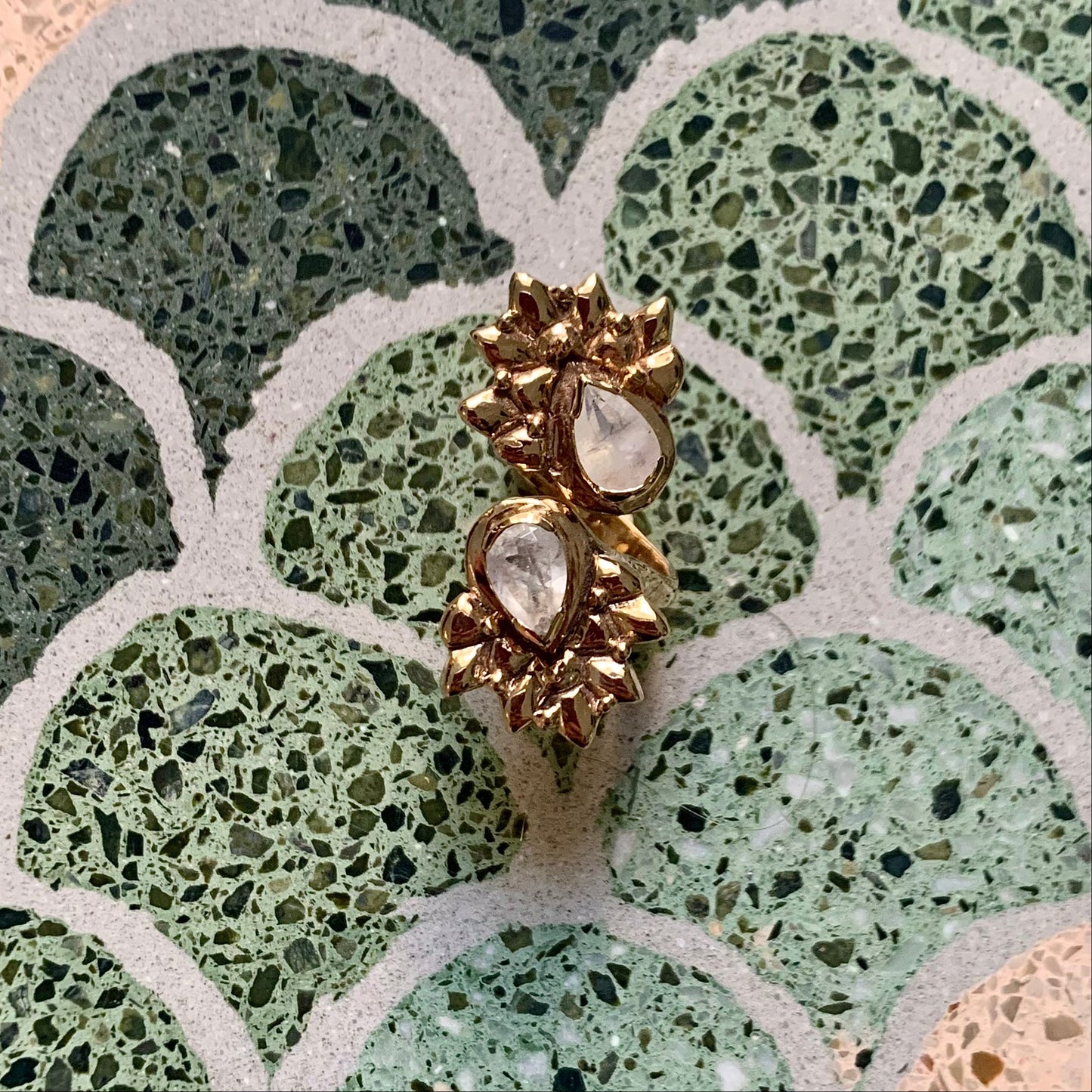 Anello contrarié  "Pavone"