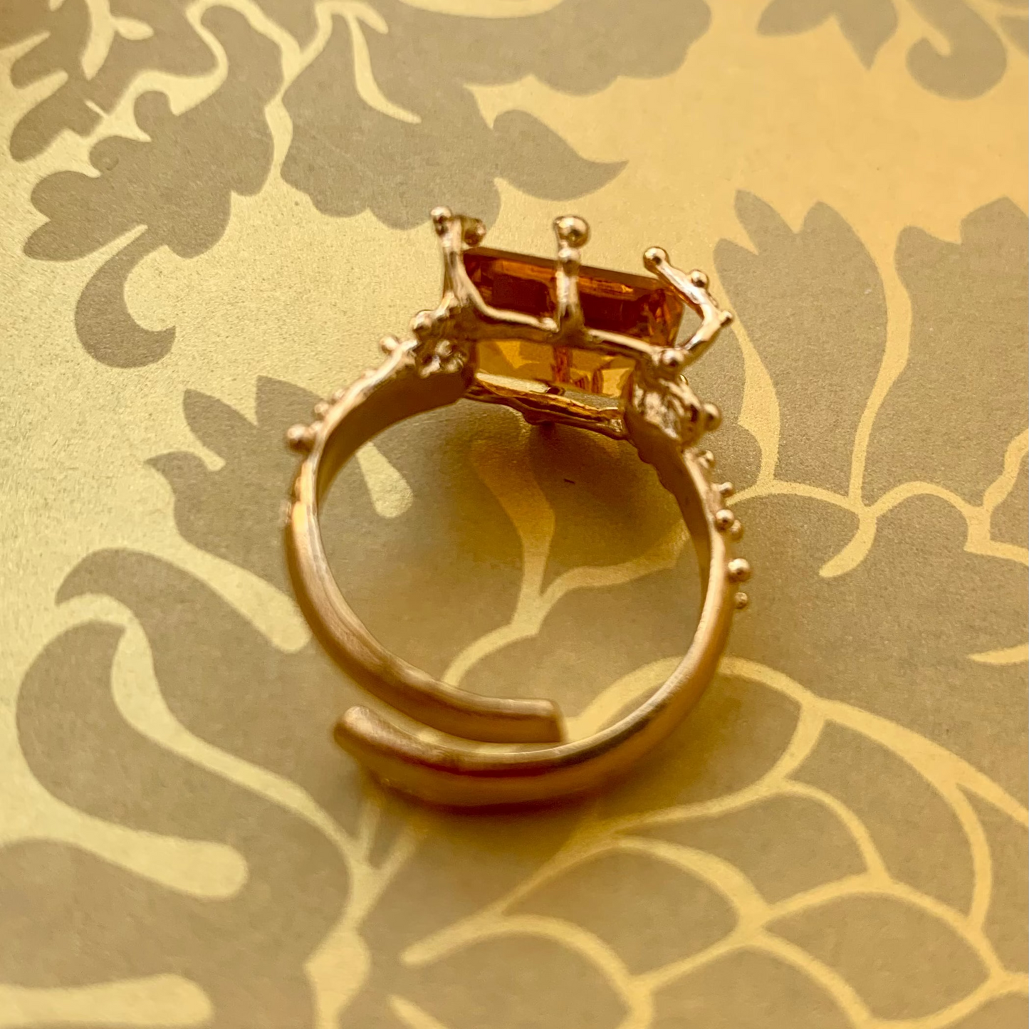 Anello regolabile "Ninetta" con quarzo citrino
