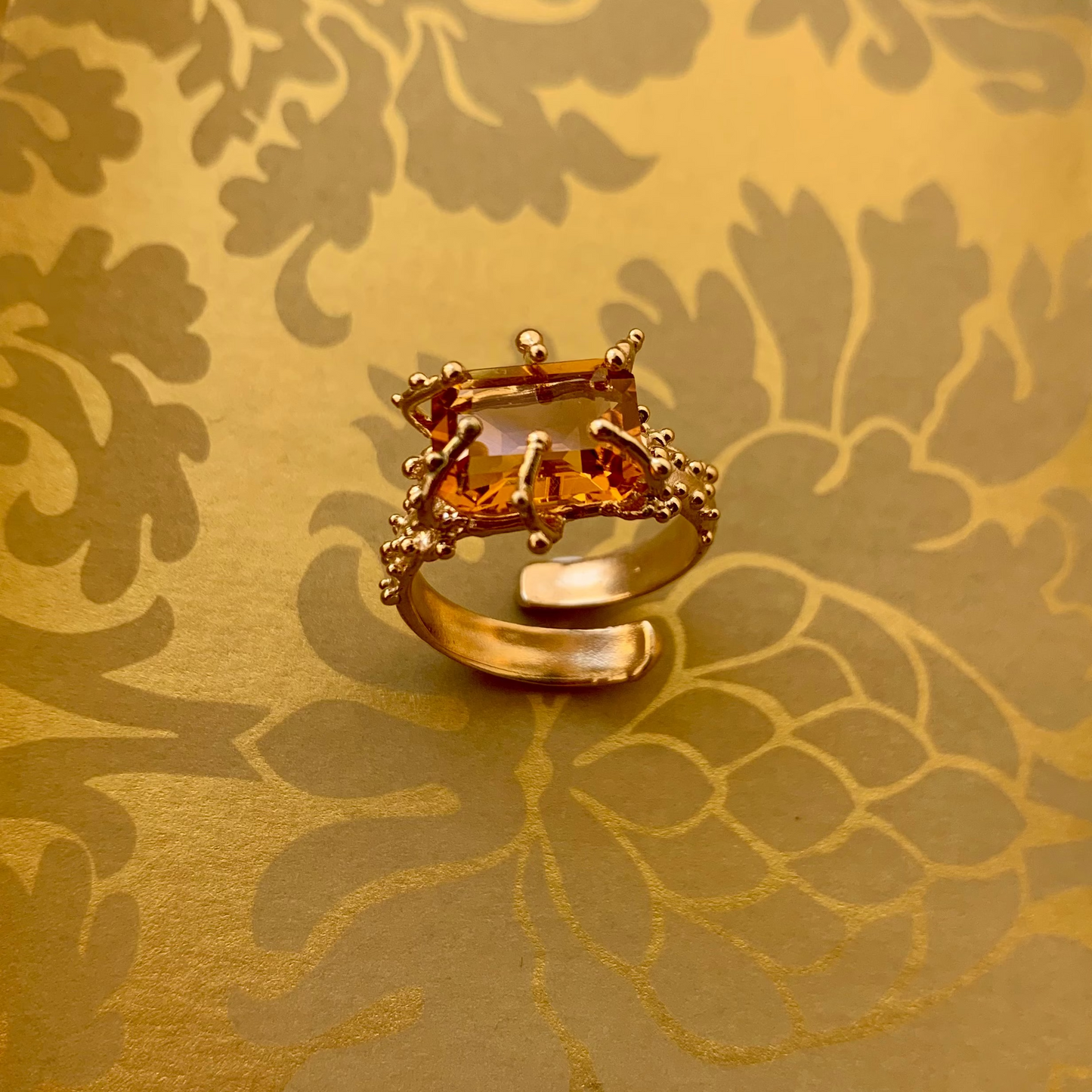 Anello regolabile "Ninetta" con quarzo citrino