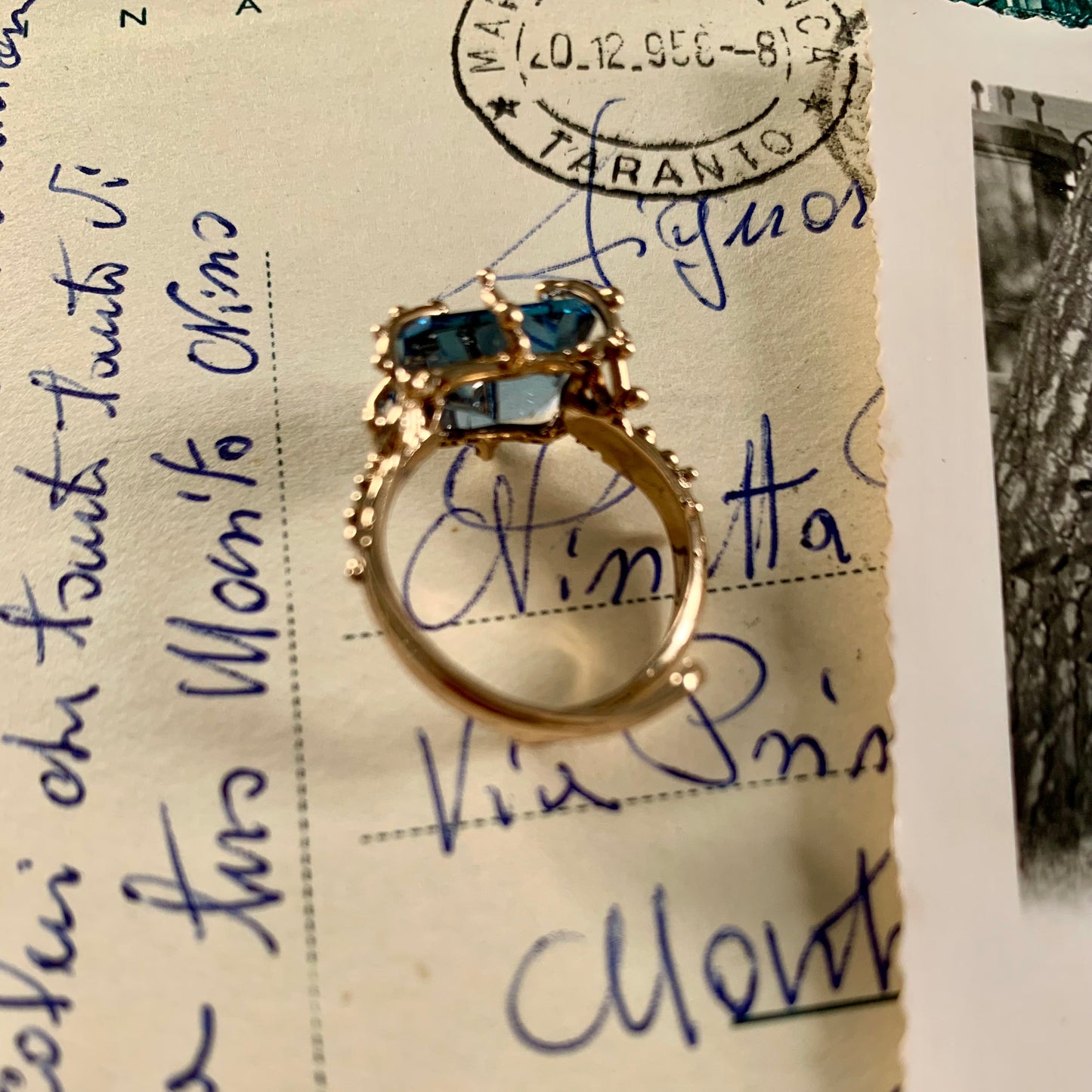 Anello "Ninetta" con pietra azzurra