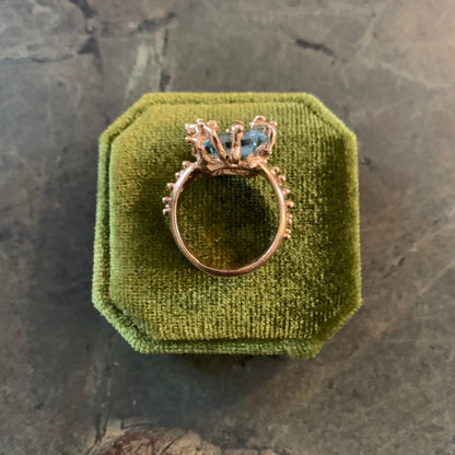 "Speciale" ring with sky topaz