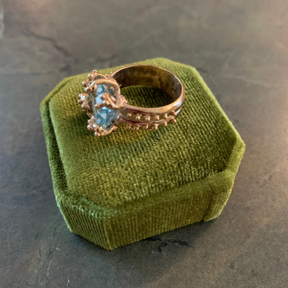 "Speciale" ring with sky topaz