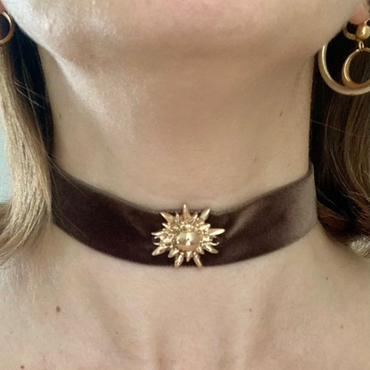 Choker con ciondolo "Apollonia"