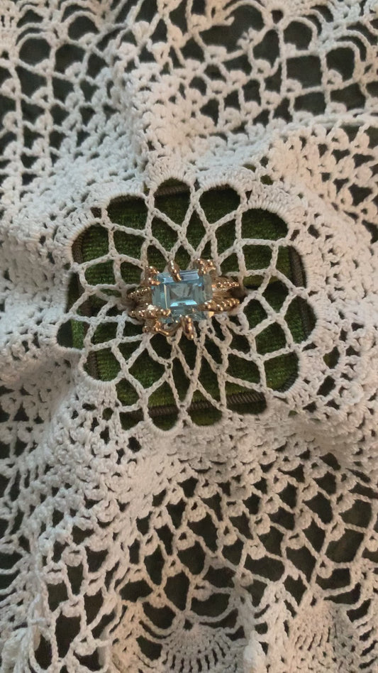 Anello "Ninetta" con topazio sky · pezzo unico