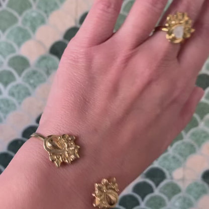 Cuff bracelet from the "Pavone" collection