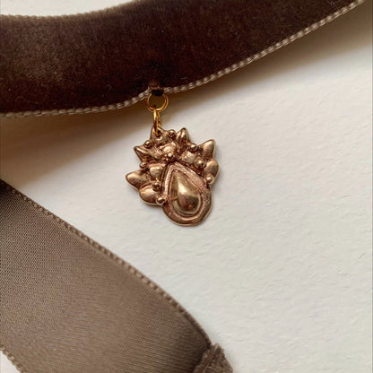 Choker in velluto con ciondolo "Pavone"
